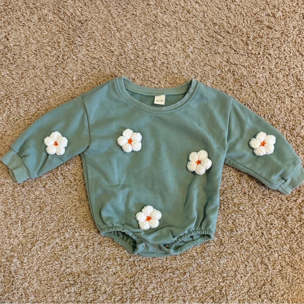 Baby girl flowers sweatshirt bodysuit